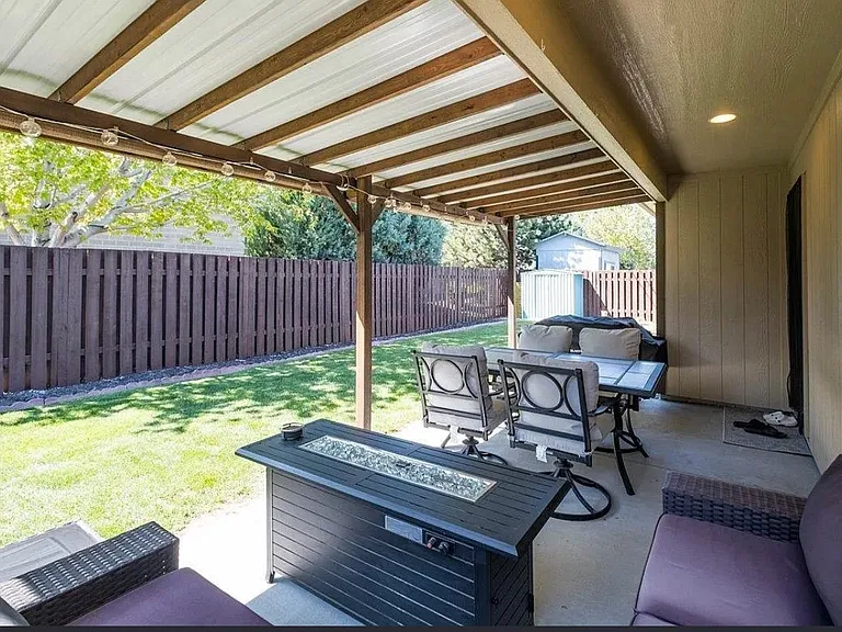 214 S Belfair Pl — Photo 39