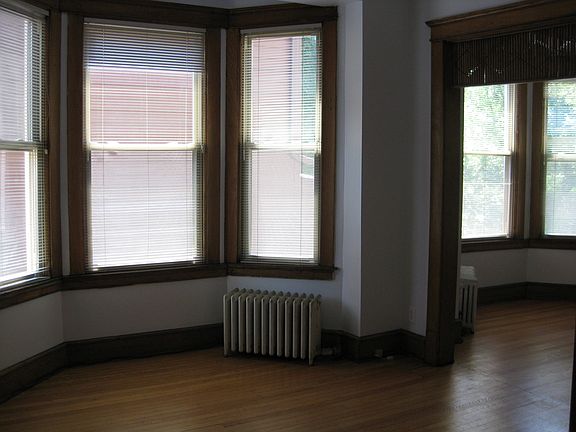 5th image of 1535 N Leavitt St #2F