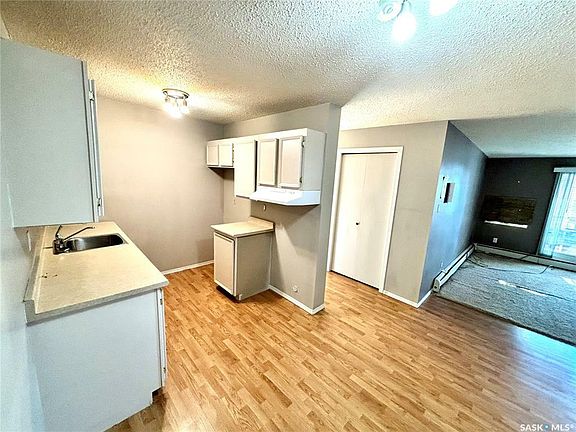 4th image of 601 X Ave S #401