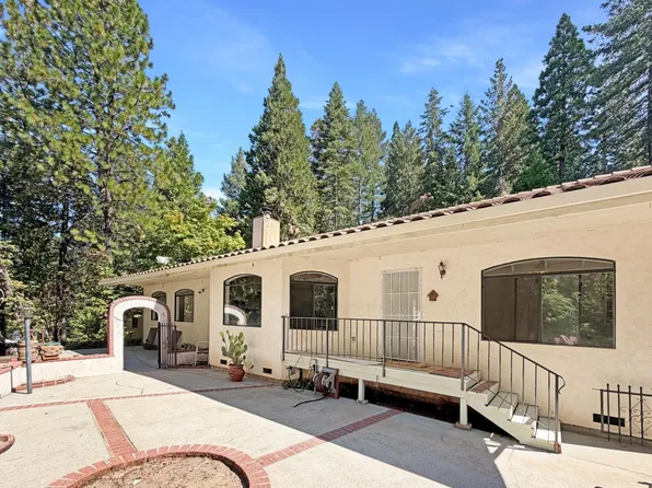 12606 Greenlee Woods Ln, Nevada City, CA 95959