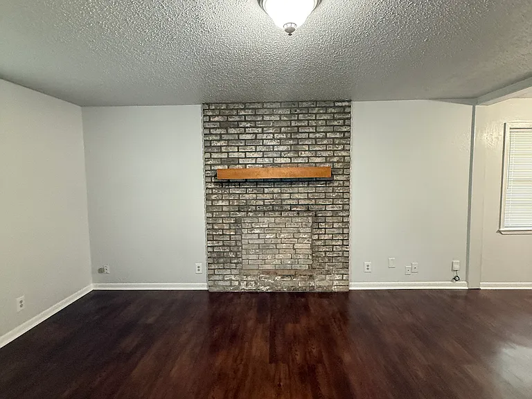 317 Nikki Dr #B — Photo 4
