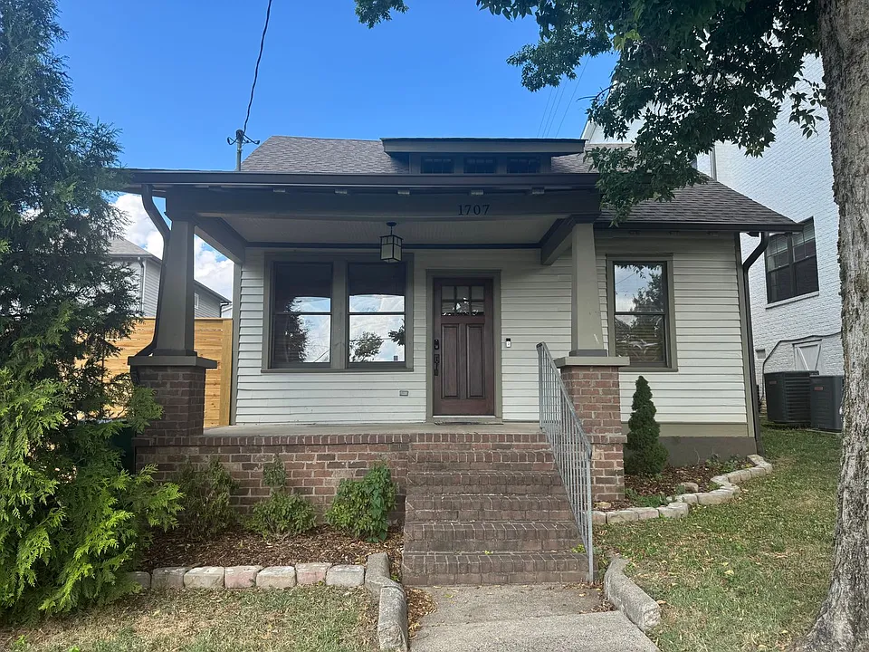 1707 Hillside Ave