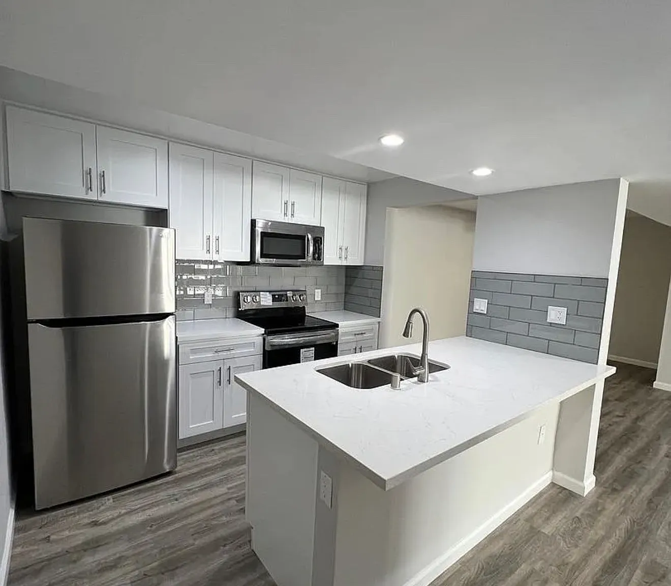 2 bed, 1250 sqft, $3,598 — Photo 1