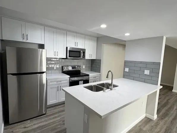 140 S Maple Dr, Beverly Hills, CA 90212