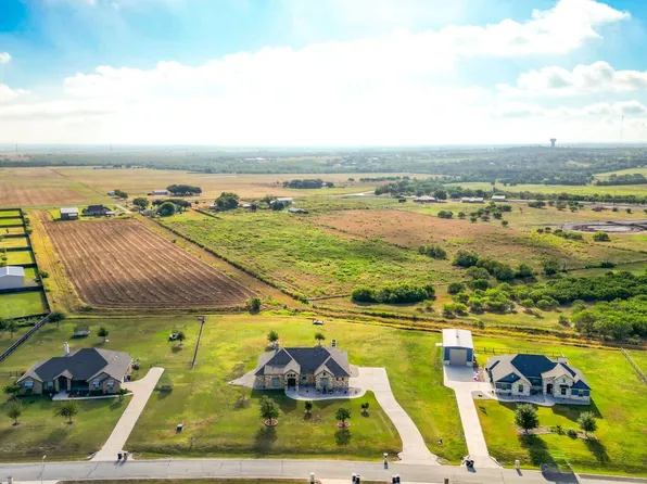 211 Siena Woods, Marion, TX 78124