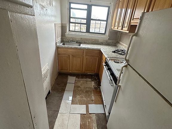 4th image of 217-19B Hillside Ave #B
