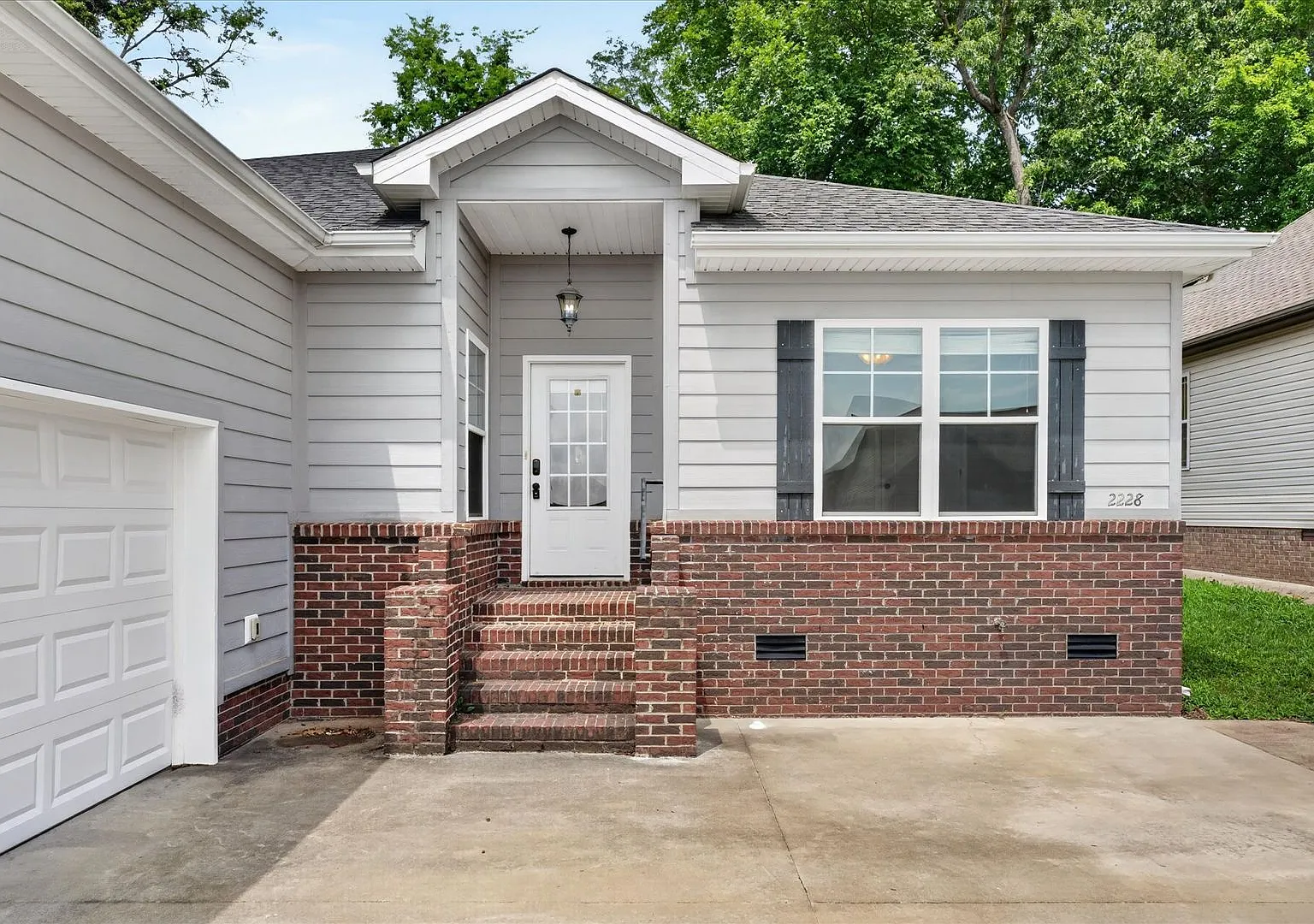 Pet Friendly Four Bedroom! — Photo 3