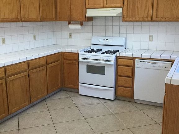 5th image of 4655 N Olive Ave