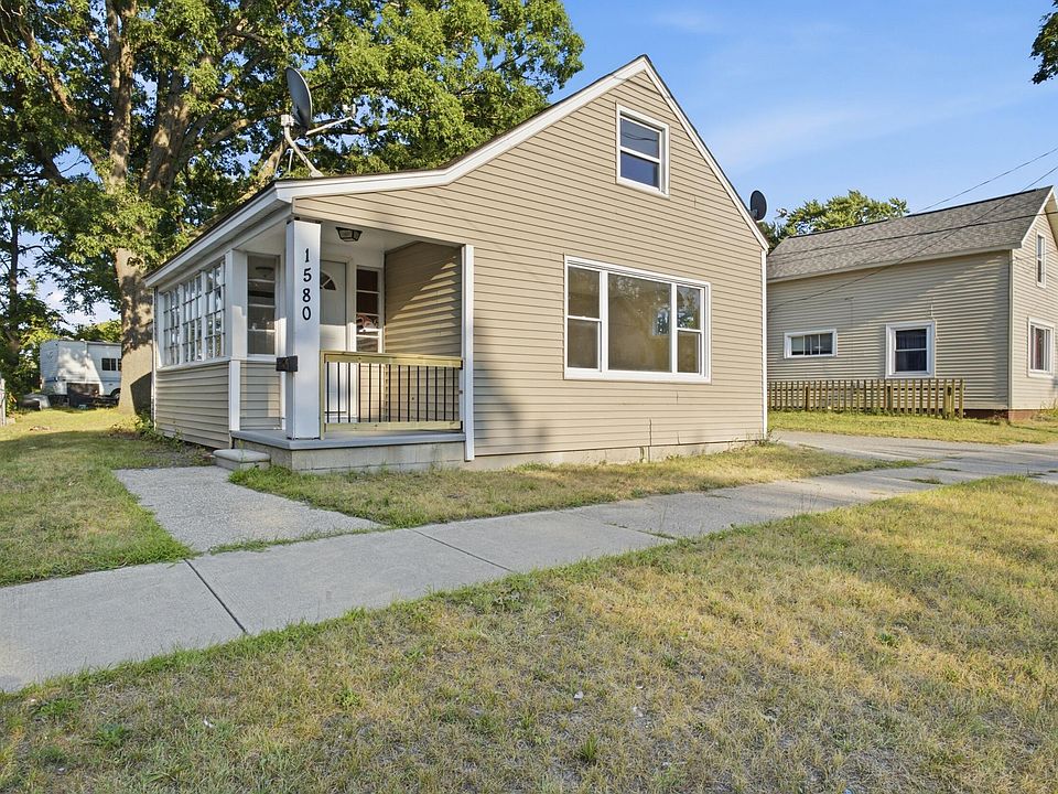 1st image of 1580 Beidler St
