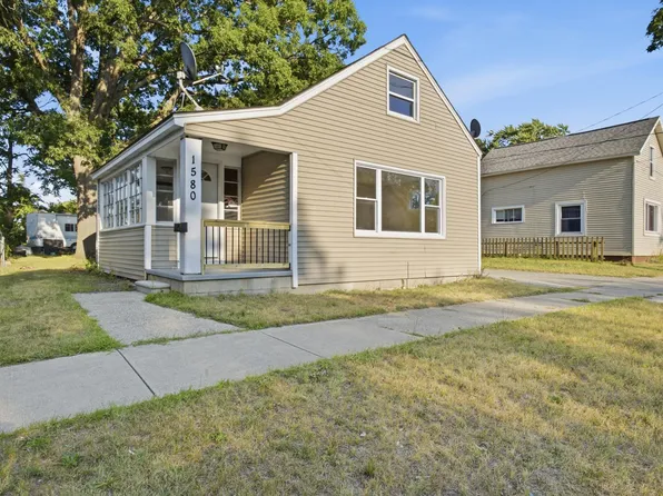 1580 Beidler St, Muskegon, MI 49441