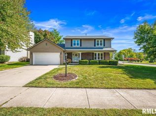 6204 N Heather Oak Dr, Peoria, IL 61615