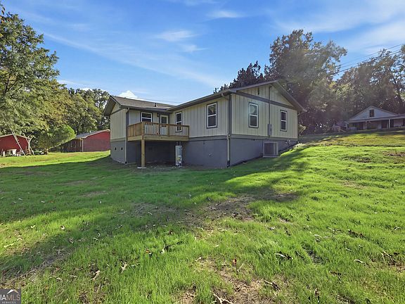 5th image of 23 Sherri Ln
