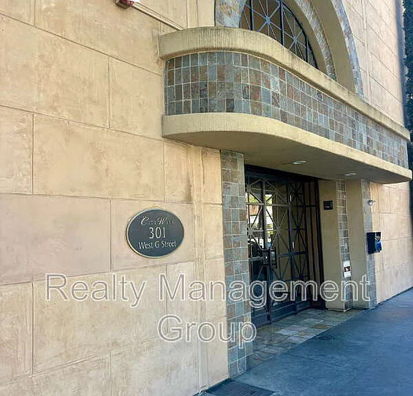 301 W G St #307 — Photo 15