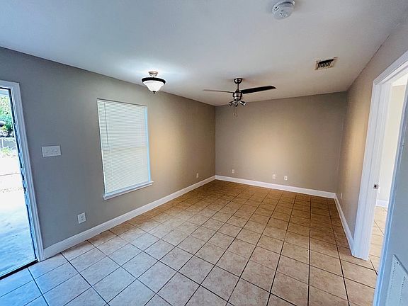 3rd image of 601 Coleman St Unit 1