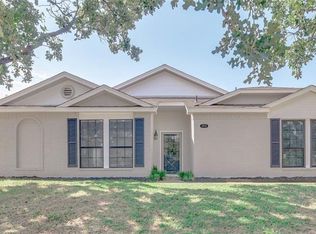 5400 Oak Springs Dr, Arlington, TX 76016