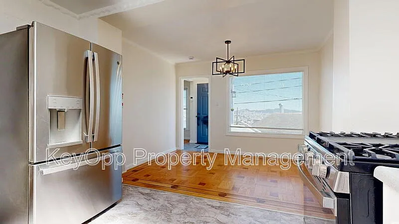 2 bed, 1.0 bath, 1103 sqft, $5,295 — Photo 2