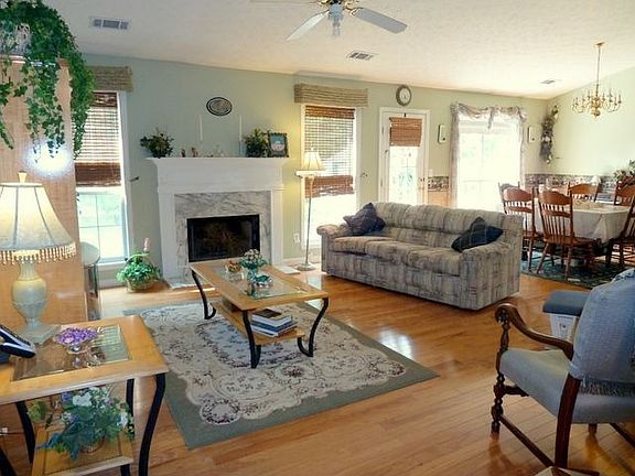 Vaulted family room great for entertaining