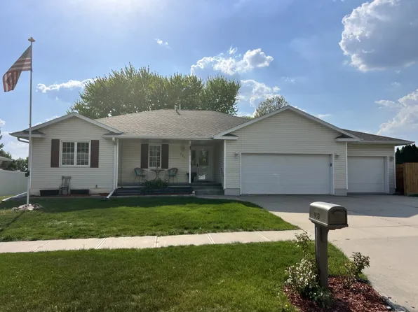 903 E Knolls St, Norfolk, NE 68701