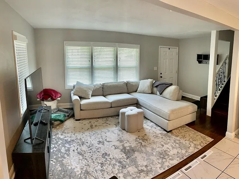 1003 SW Ingleside Pl — Photo 2