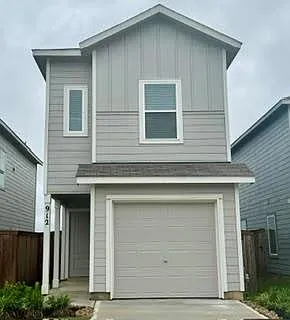 912 Pertuso Ln Photo 1