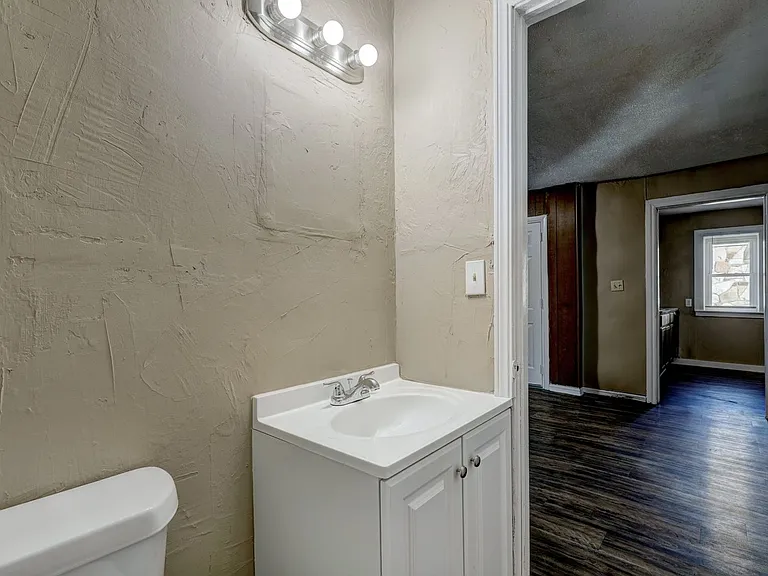1713 N Page Ave — Photo 34
