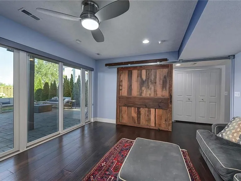 2293 City View Dr — Photo 26