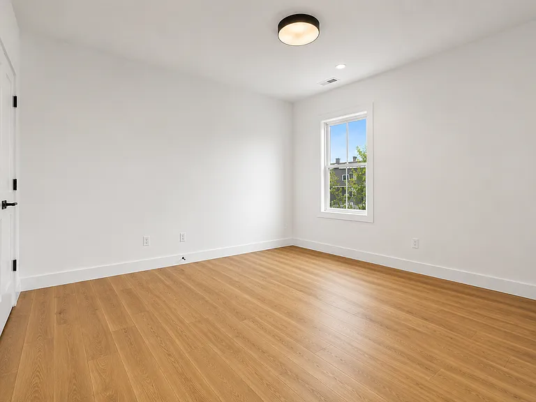 13C Quincy St #13 — Photo 13