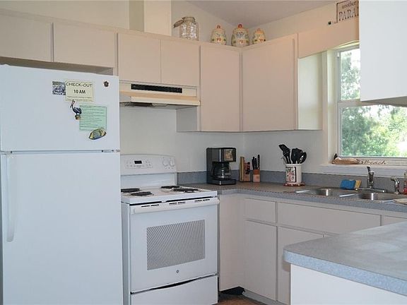 4th image of 8354 Grand Ave