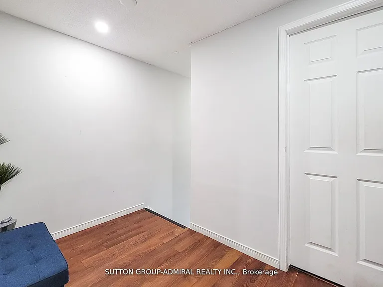 2 Royalwood Ct #52 — Photo 21