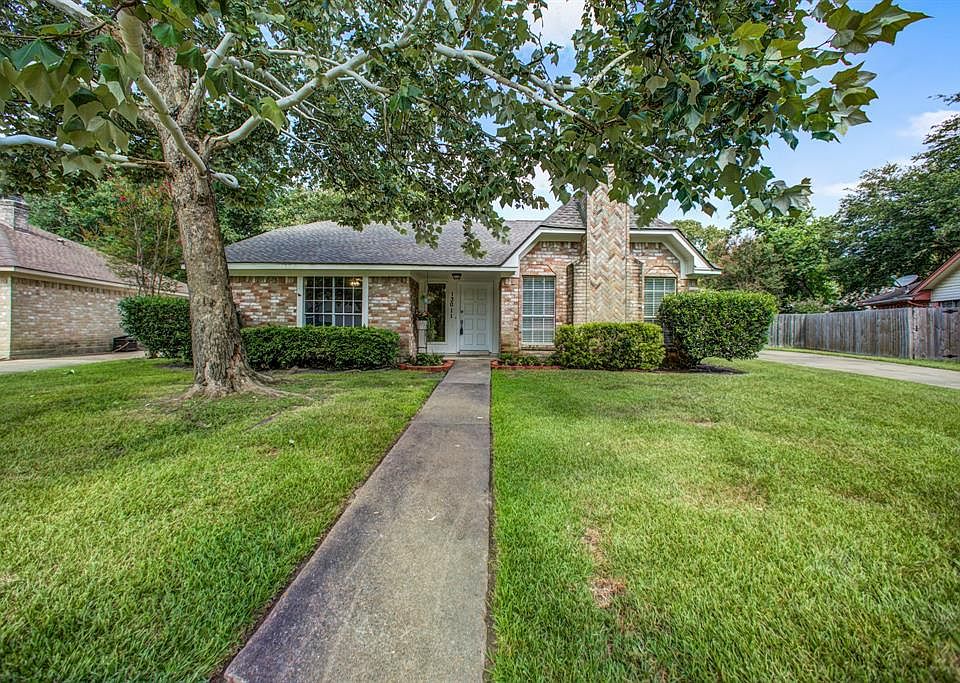 Lovely one story ranch located in a cul-de-sac.