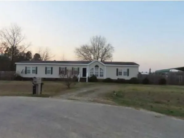 2 Cold Camp Rd, Parkton, NC 28371