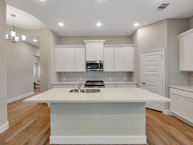 1328 Wicklow Forest St — Photo 8