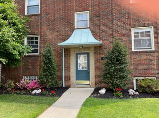 1379 Riverside Dr, Lakewood, OH 44107
