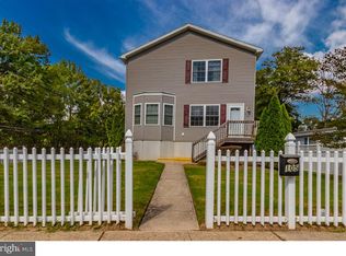 105 W 8th St, Burlington, NJ 08016