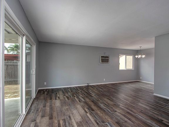 5th image of 10571 Ironwood Ave