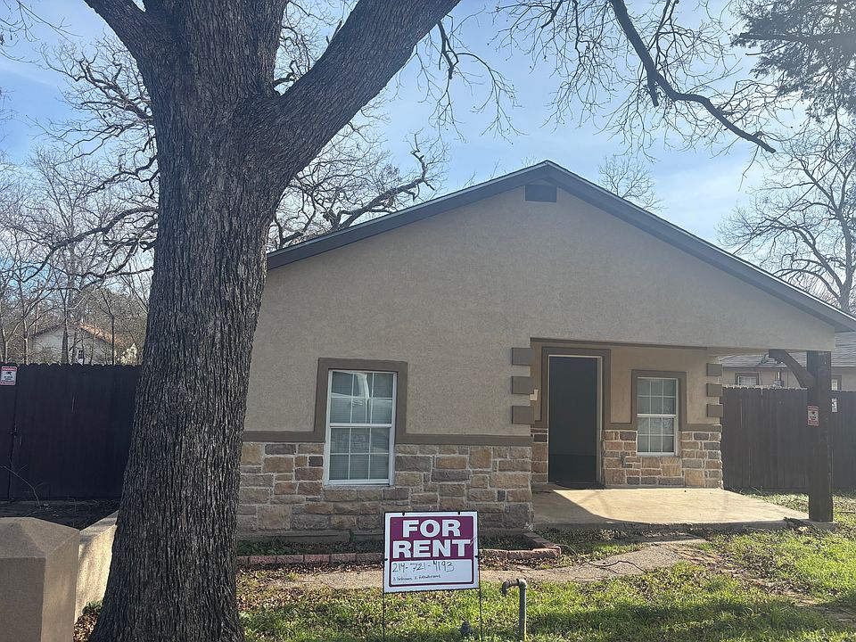 2nd image of 1914 Pecan St