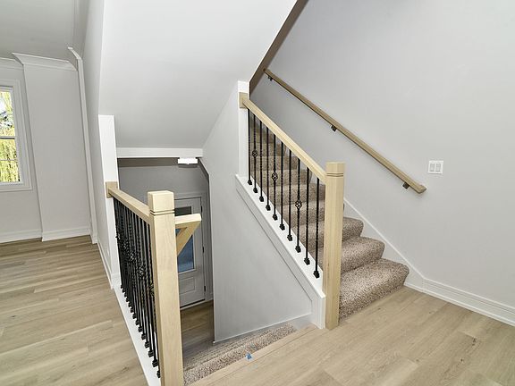 5th image of 214 N Walnut St #200