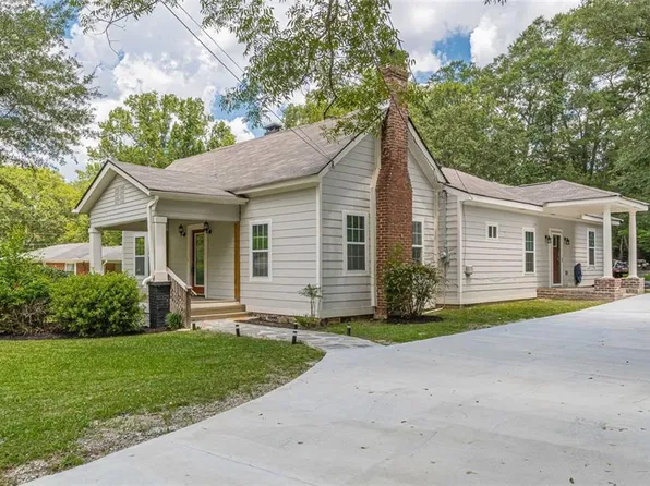 1181 Lakeview Dr NW, Conyers, GA 30012