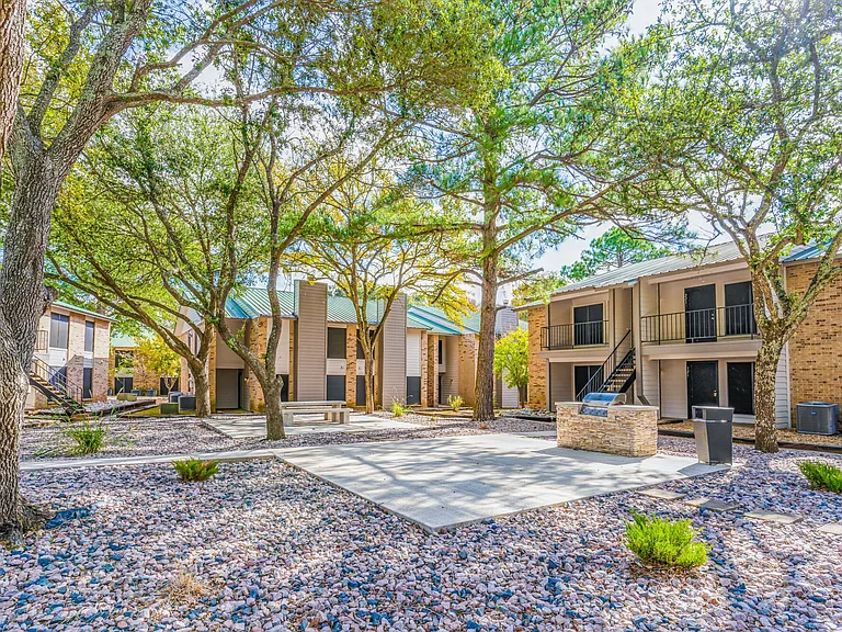 Athena Garden Apartments — Photo 12