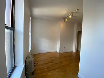 Rented by Rennit Inc.