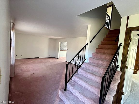 2nd image of 108 Manchester Dr