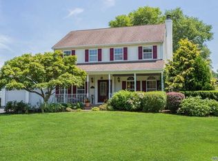 57 Timber Ridge Dr, Huntington, NY 11743