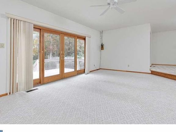 5th image of 126 Nicholas Dr