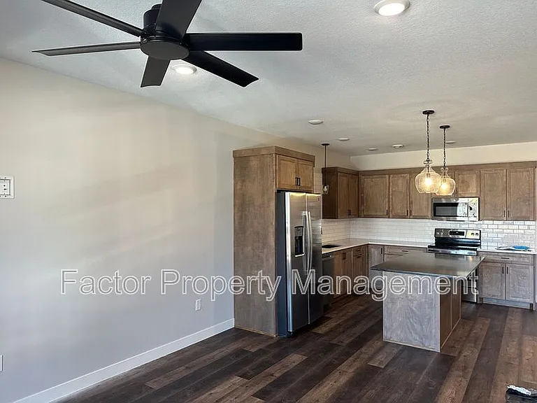 235 Belgrade Ave #302 — Photo 6