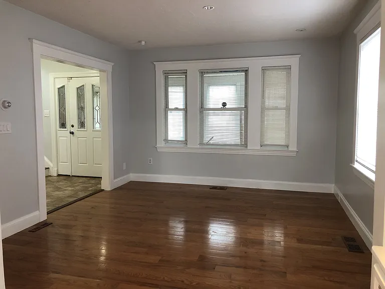 28 Bolton St — Photo 5