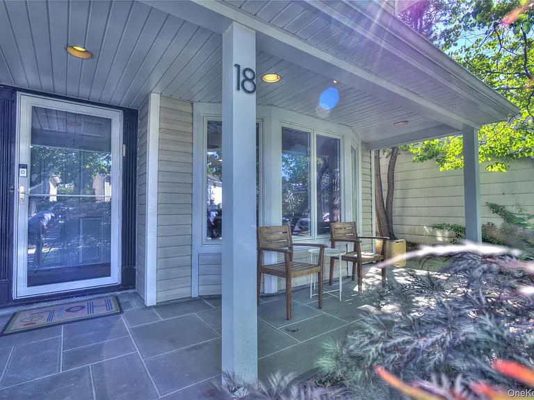 18 Seaview Ln — Photo 2