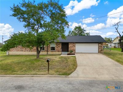 145 Lago Vis, Luling, TX, 78648