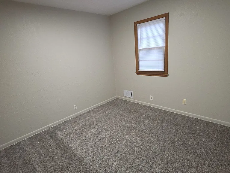 2101 E Ventnor St — Photo 15