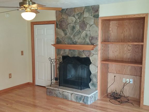 2nd image of 929 Wyoming Ave