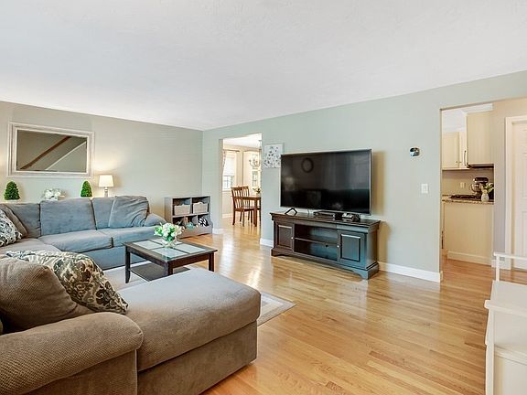5th image of 801 Washington St APT 5